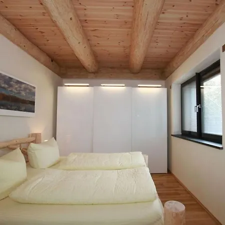 Canadian Log Comfortable Vakantiehuis Stuer