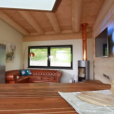 Vakantiehuis Canadian Log Comfortable Stuer